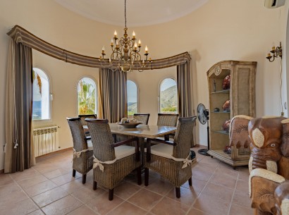Resale - Villa -
Altea - Alhama Springs