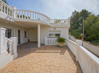 Resale - Villa -
Altea - Alhama Springs