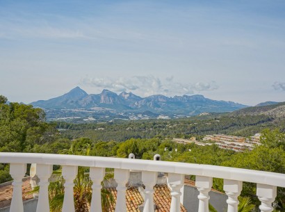Resale - Villa -
Altea - Alhama Springs