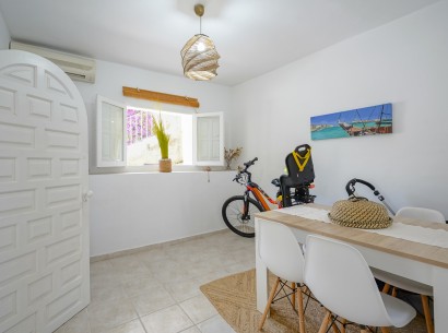 Sale - Villa -
Benissa - Montemar