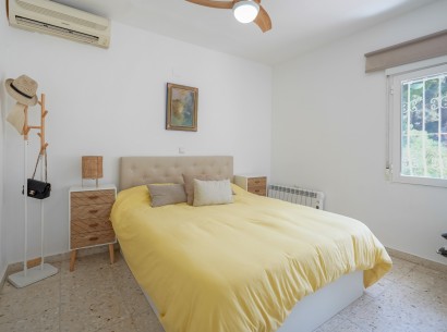 Sale - Villa -
Benissa - Montemar