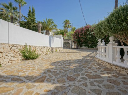 Sale - Villa -
Moraira - Pinar de l’Advocat