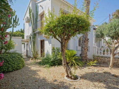 Sale - Villa -
Moraira - Pinar de l’Advocat