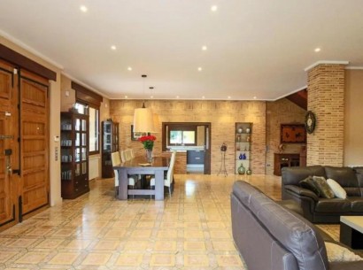 Venta - Finca / Country Property -
Pedreguer