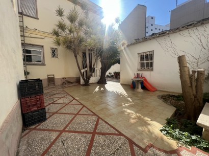 Venta - Villa -
Denia
