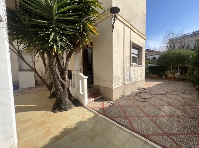 Venta - Villa -
Denia