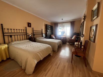 Venta - Villa -
Denia