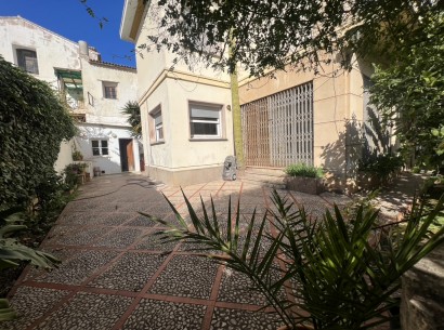 Venta - Villa -
Denia