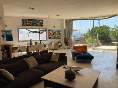Sale - Villa -
Denia