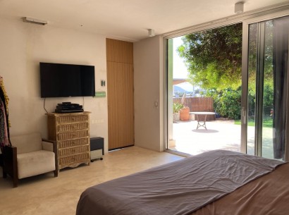 Sale - Villa -
Denia
