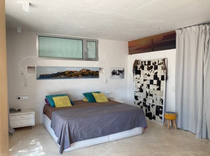 Sale - Villa -
Denia