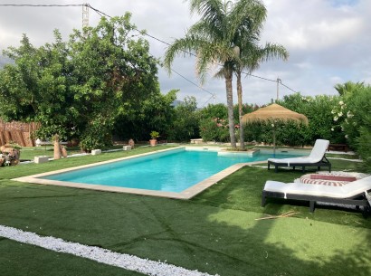 Sale - Villa -
Denia