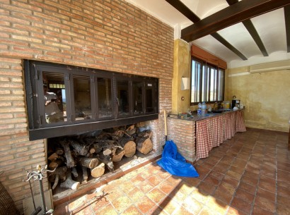 Resale - Finca / Country Property -
Ayora - Valencia