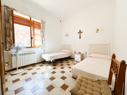 Resale - Villa -
Denia - Las Rotas