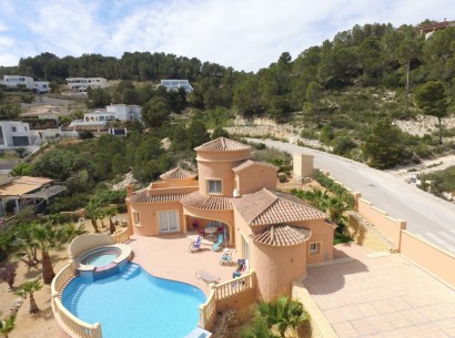 Sale - Villa -
Jávea - Tosalet