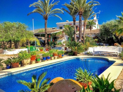 Venta - Finca -
Teulada