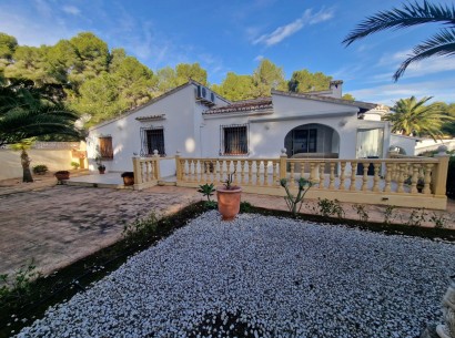 Sale - Bungalow -
Moraira - Pinar de l’Advocat
