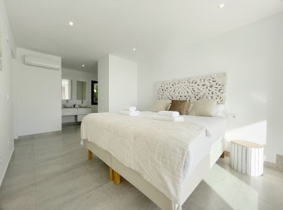 Sale - Villa -
Moraira - La Arnella