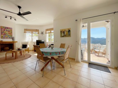 Sale - Villa -
Jalón