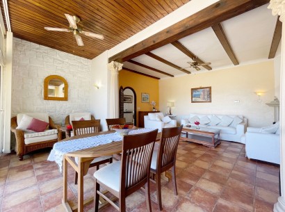 Sale - Villa -
Moraira - Pla de Mar