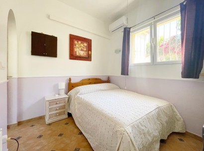 Sale - Villa -
Moraira - Pla de Mar