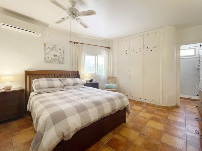 Sale - Villa -
Moraira - Pla de Mar