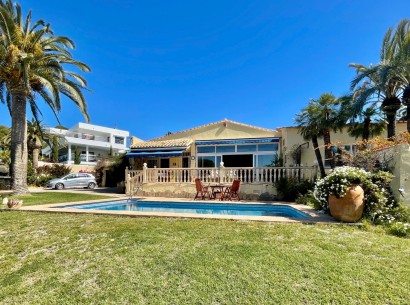 Sale - Villa -
Moraira - Pla de Mar