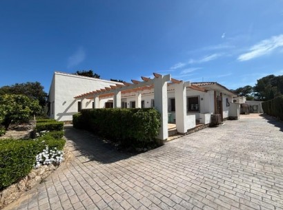 Venta - Finca -
Alfaz del Pi