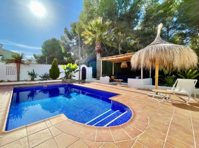 Revente - Villa -
Moraira - Benimeit