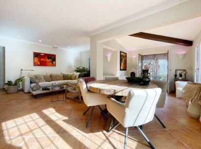 Revente - Villa -
Moraira - Benimeit