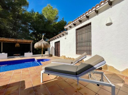 Revente - Villa -
Moraira - Benimeit