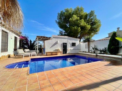 Revente - Villa -
Moraira - Benimeit