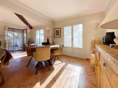 Revente - Villa -
Moraira - Benimeit