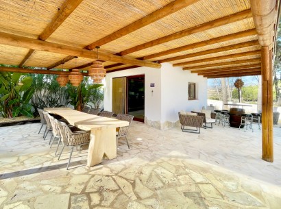Revente - Villa -
Moraira - Benimeit