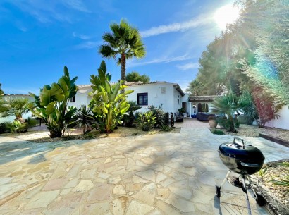 Revente - Villa -
Moraira - Benimeit